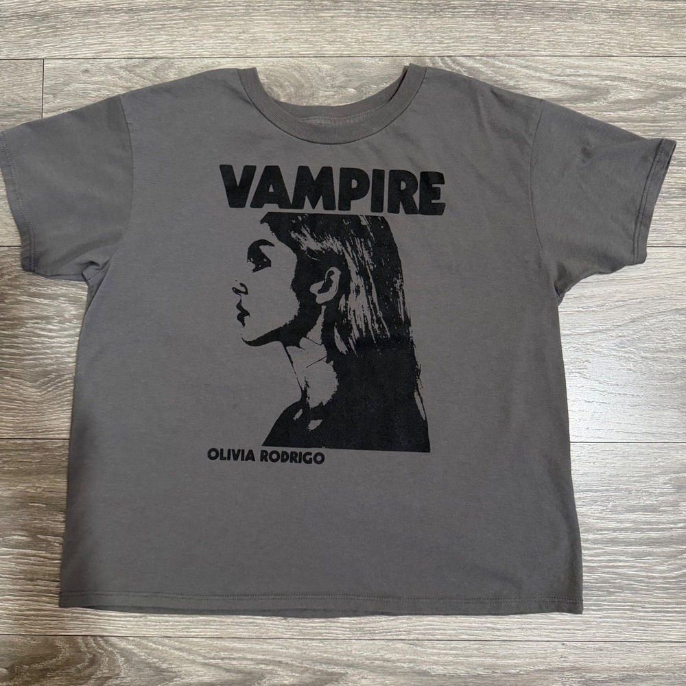 Olivia Rodrigo Vampire Graphic T-Shirt Size‎ XL Gray Women GUTS Tour Merch